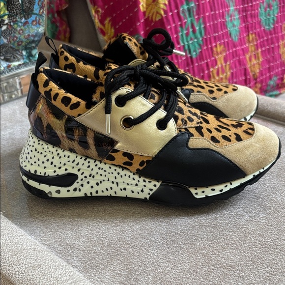 Steve Madden - Picture 2 of 6